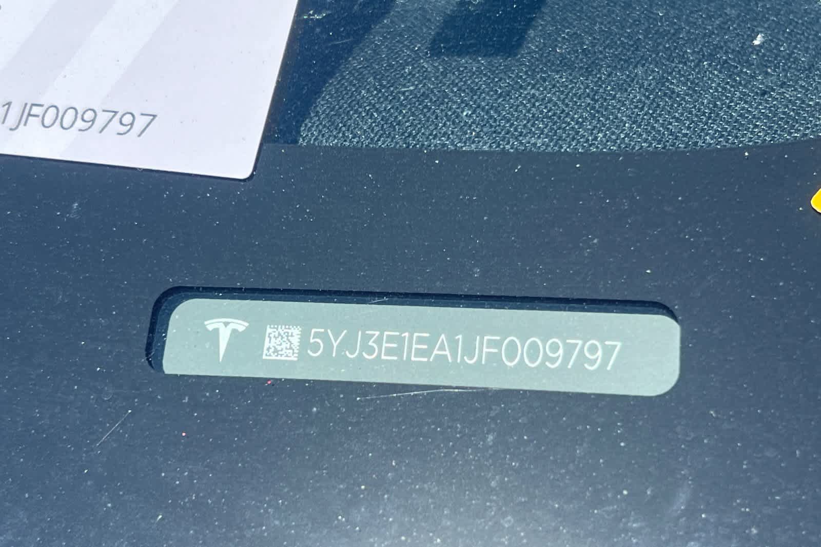 Used 2018 Tesla Model 3 Long Range RWD image 22