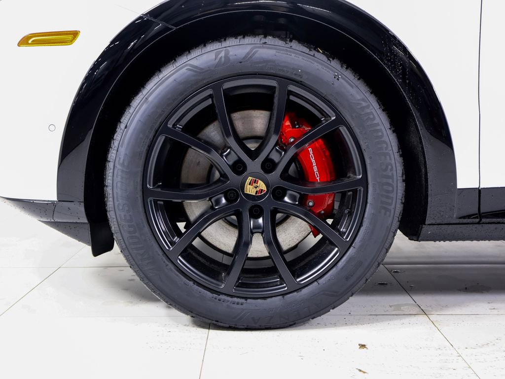 New 2026 Porsche Cayenne GTS image 13