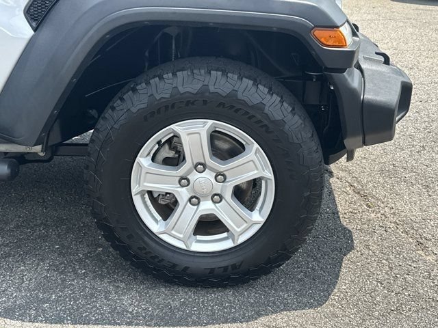 Used 2020 Jeep Wrangler Sport AWD/4WD image 14