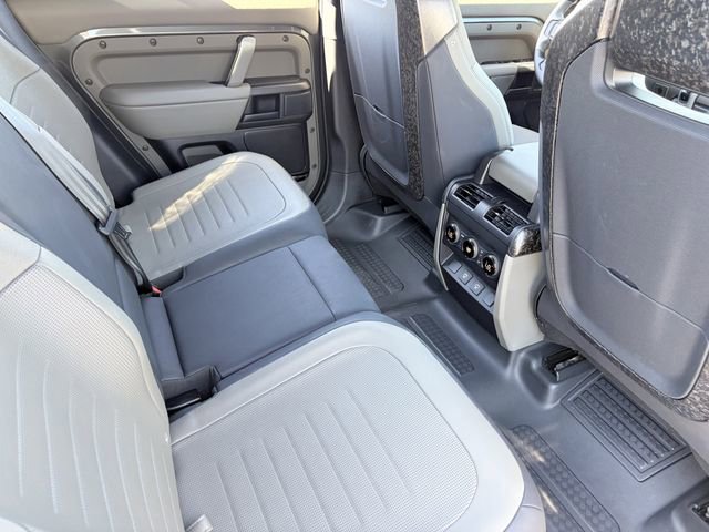 Used 2025 Land Rover Defender 110 AWD/4WD image 23