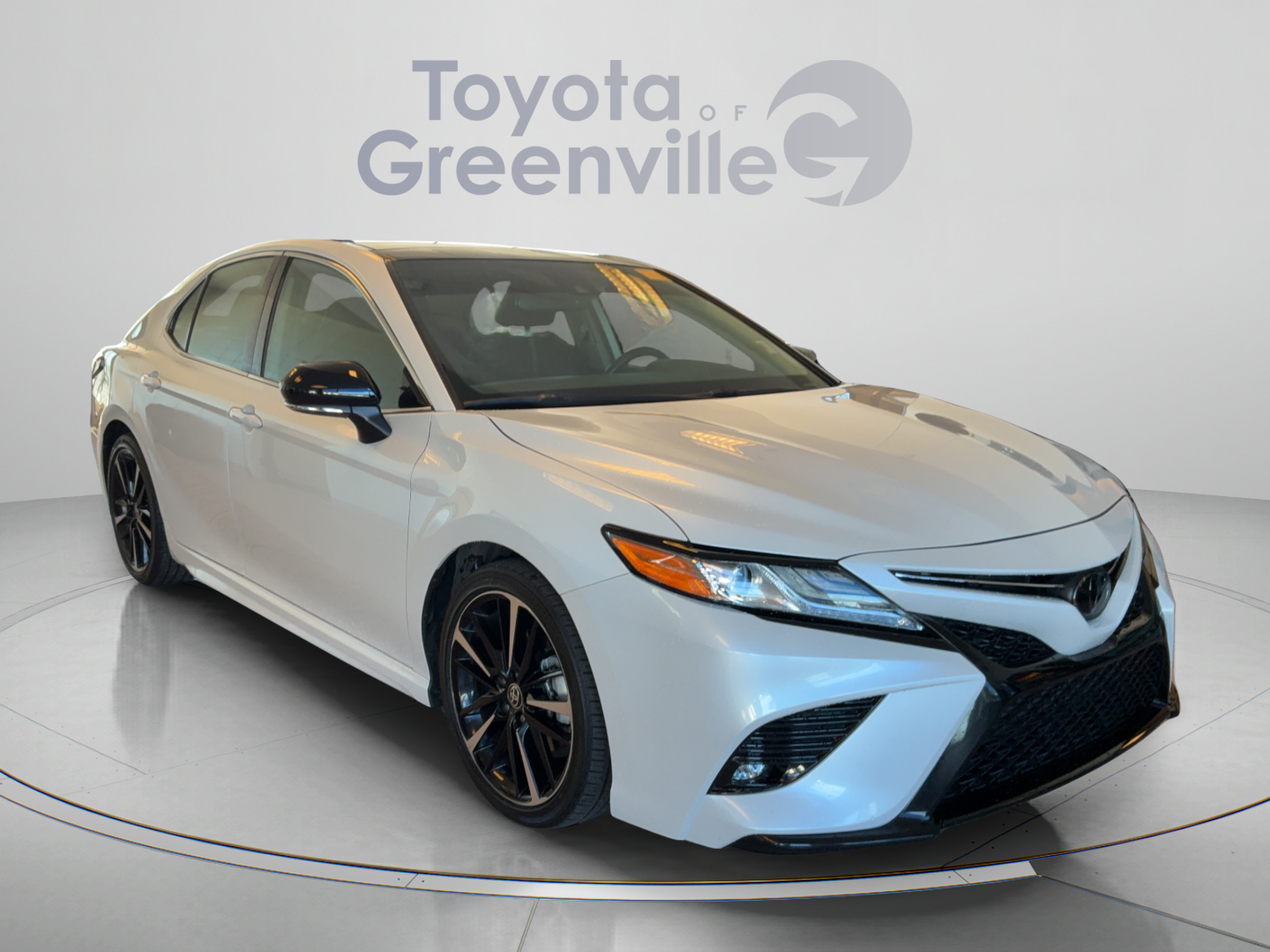 Used 2020 Toyota Camry XSE FWD image 8