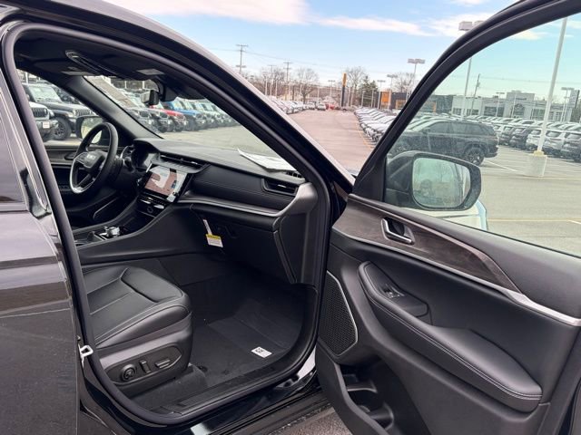 New 2026 Jeep Grand Cherokee Limited w/ Luxury Tech Group II image 28