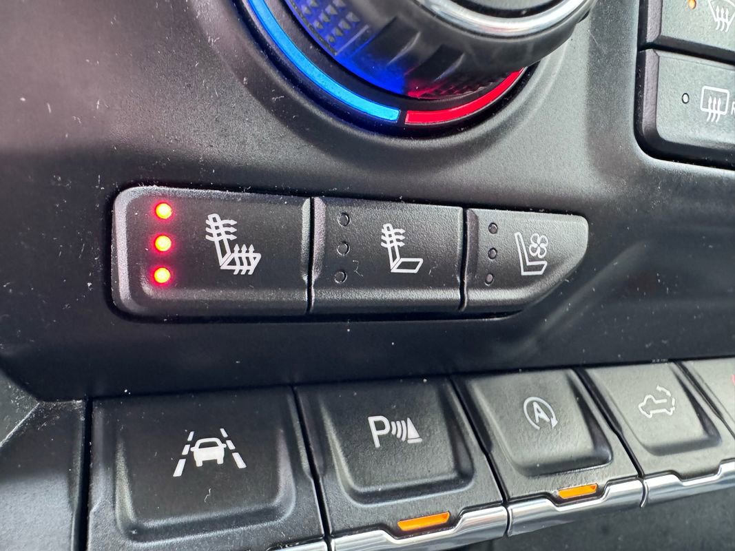 Used 2019 Chevrolet Silverado 1500 LTZ image 28