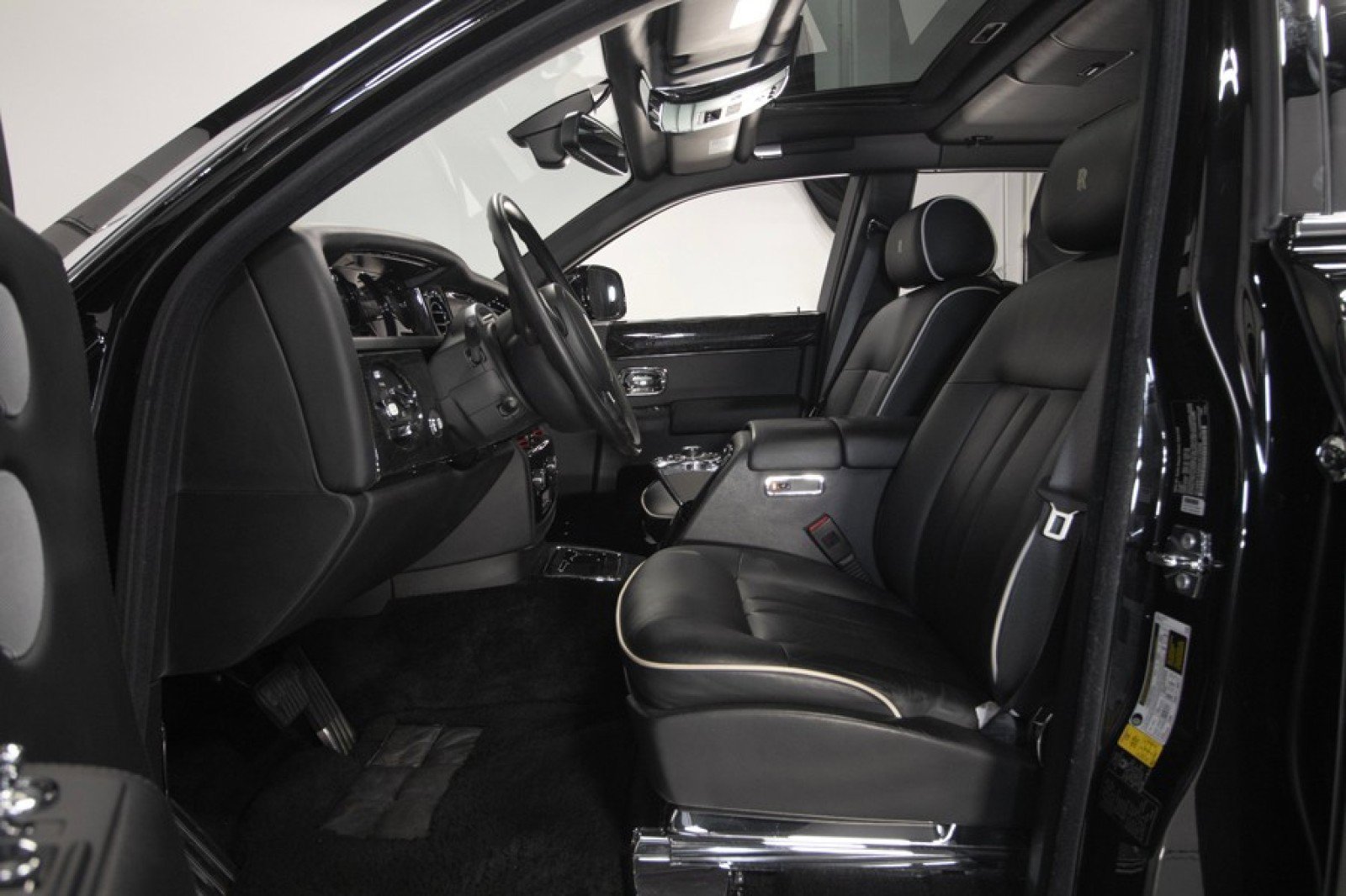 Used 2013 Rolls-Royce Phantom image 21