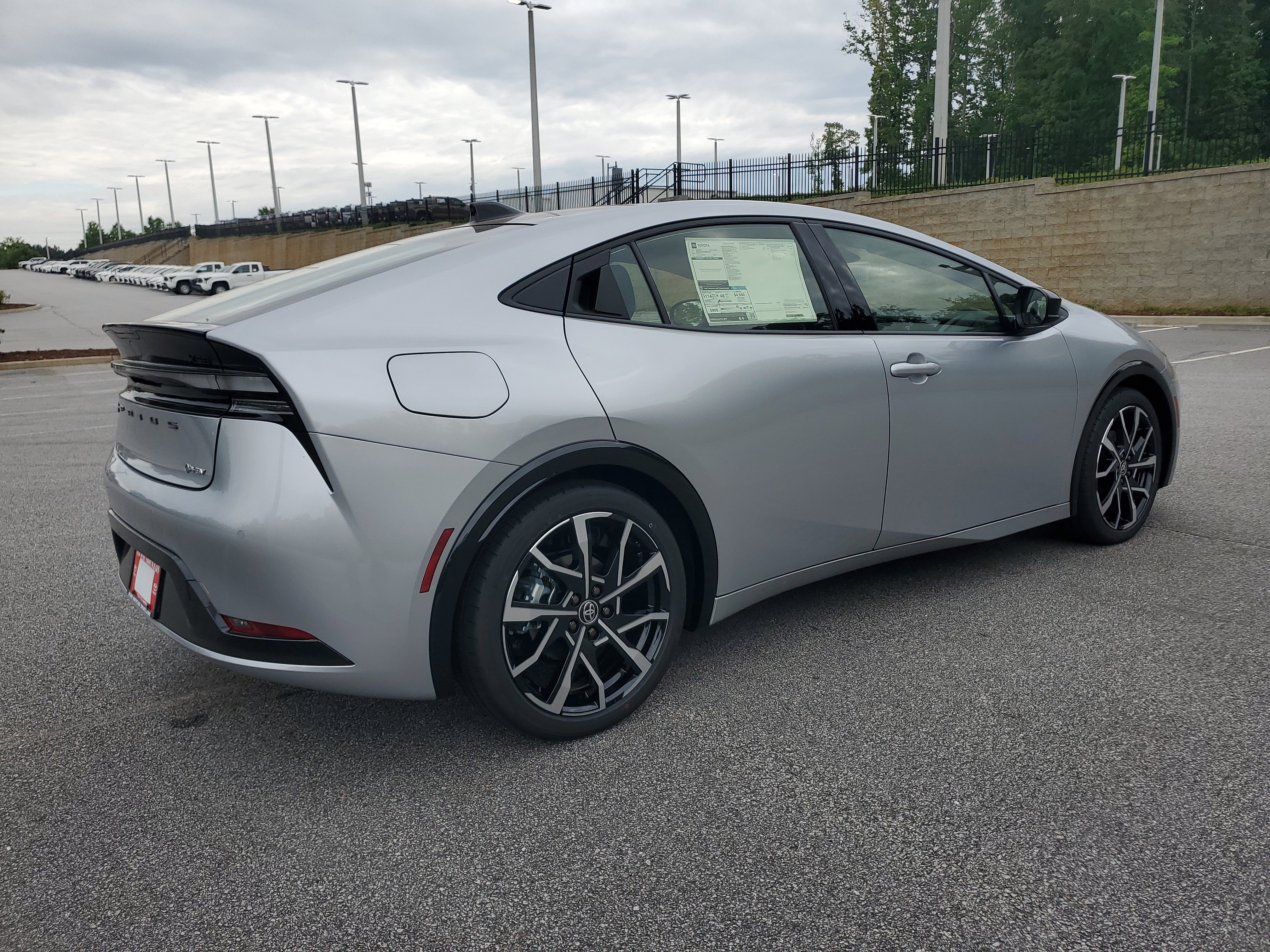 New 2026 Toyota Prius Plug-In Hybrid FWD image 6