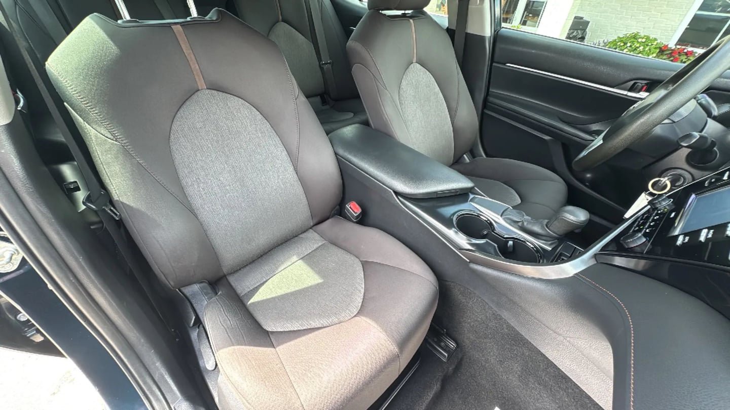 Used 2020 Toyota Camry LE FWD image 28