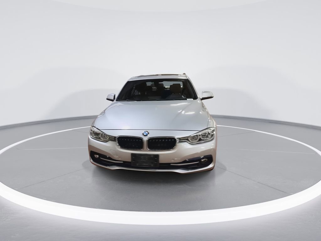 Used 2017 BMW 330i xDrive Sedan image 3
