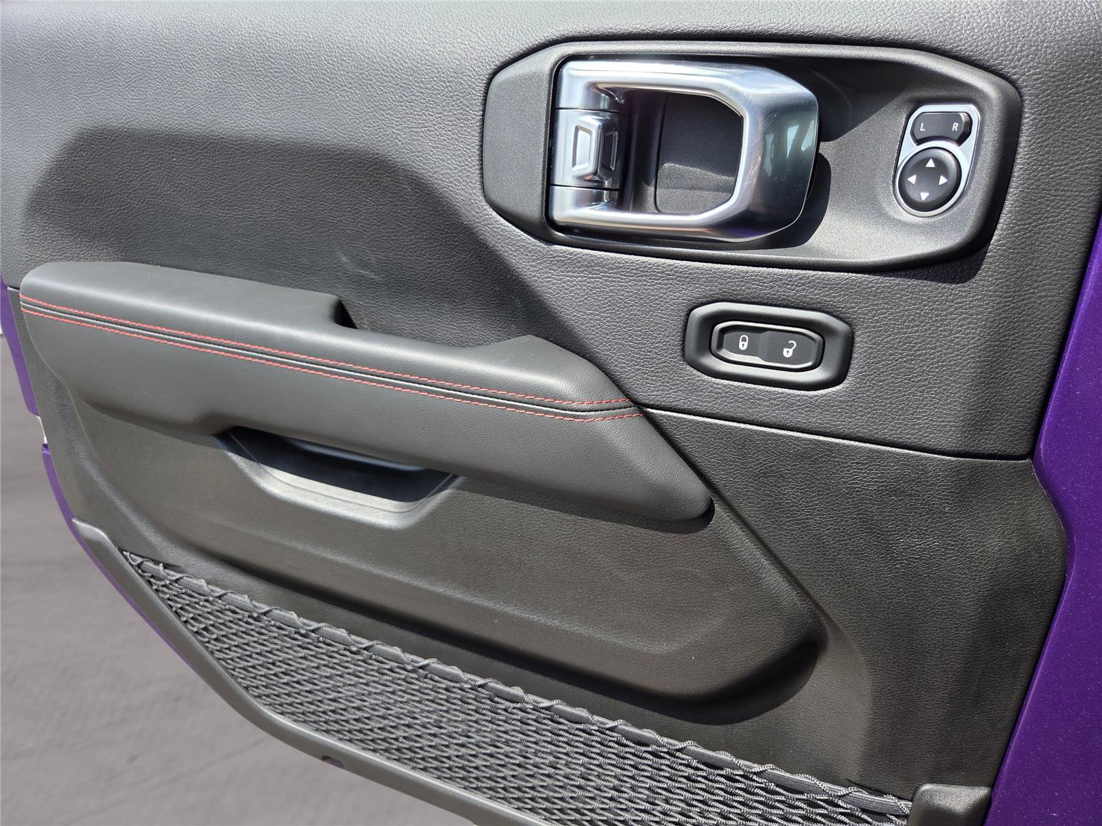 New 2026 Jeep Wrangler Unlimited Rubicon w/ Xtreme 35 Tire Package image 18