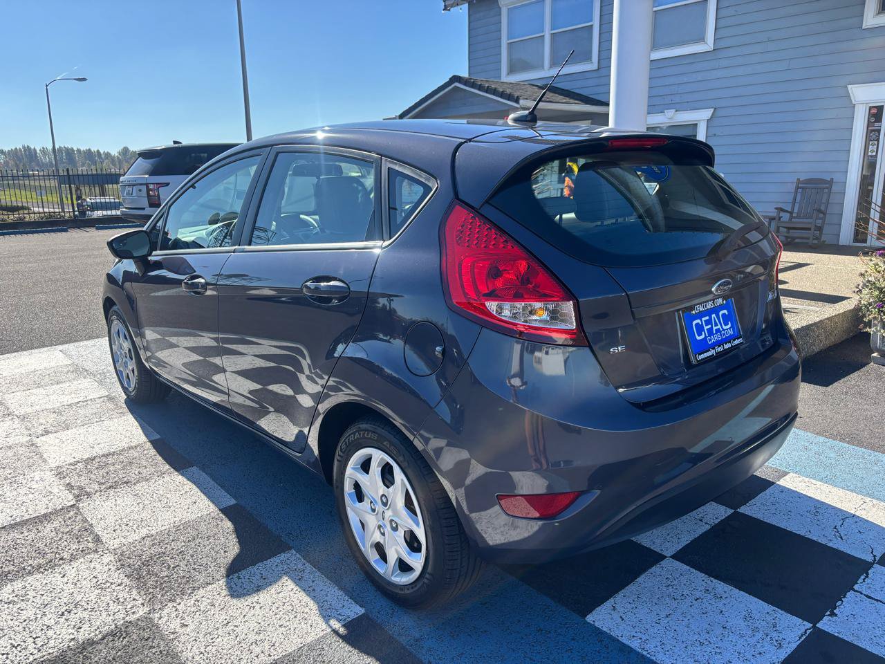 Used 2012 Ford Fiesta SE FWD image 3