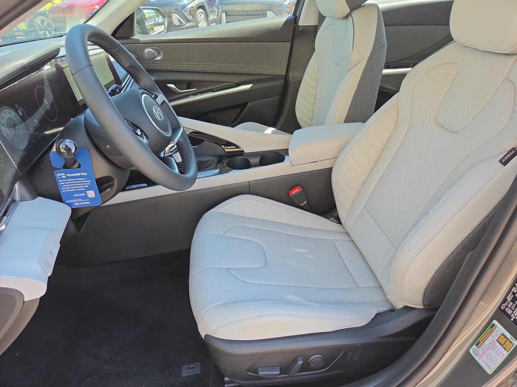 New 2026 Hyundai Elantra Limited FWD image 11