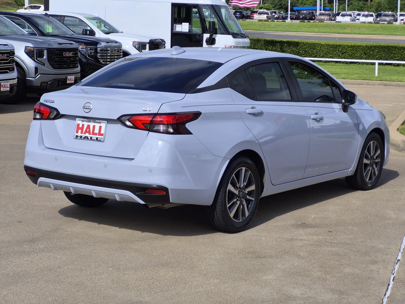 Used 2023 Nissan Versa SV w/ Trunk Package FWD image 6