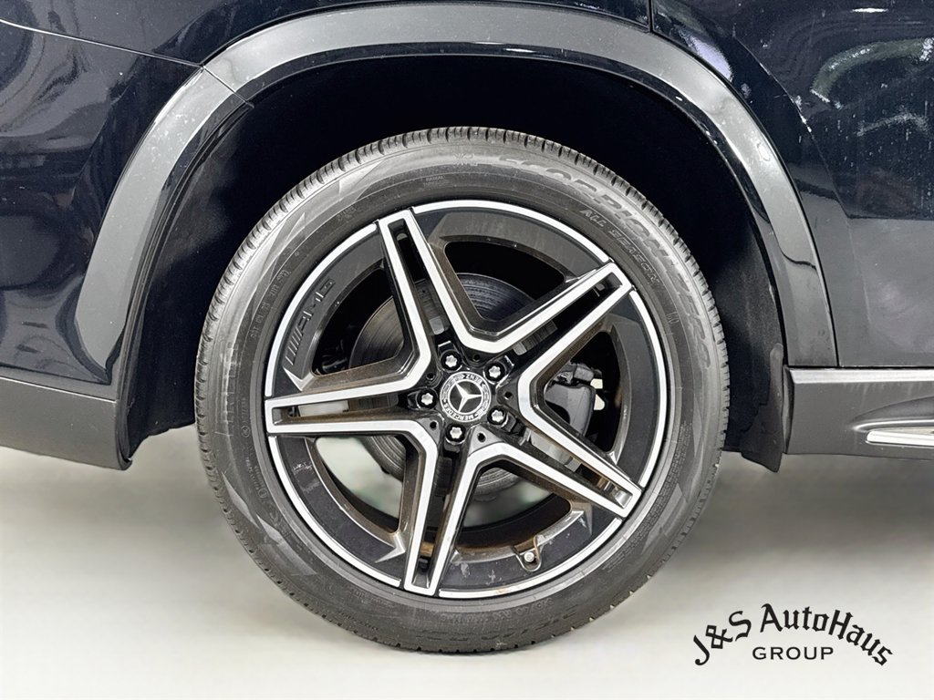 Used 2024 Mercedes-Benz GLS 450 4MATIC w/ Pinnacle Trim Package image 41