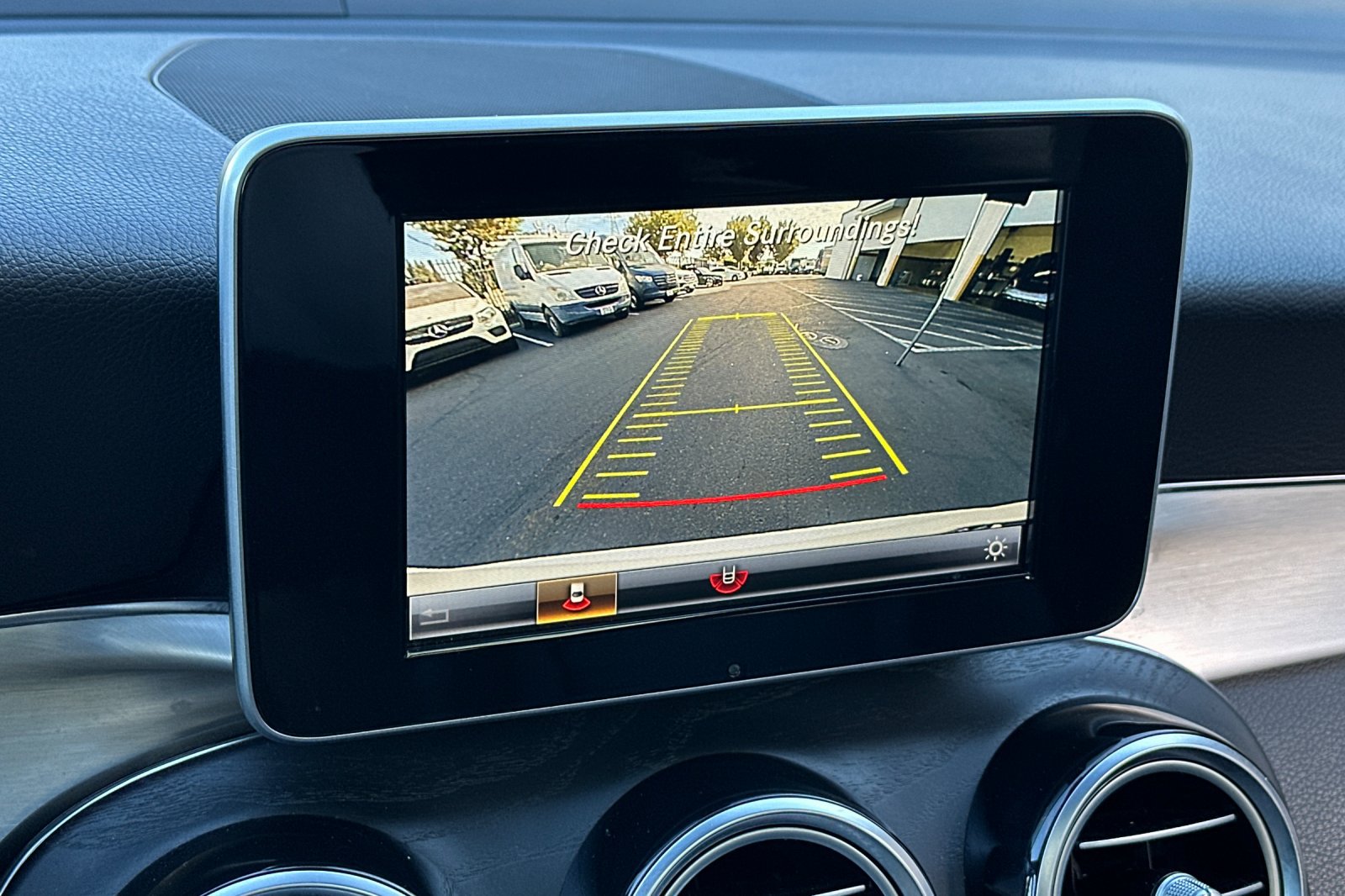 Used 2019 Mercedes-Benz GLC 300 4MATIC image 19