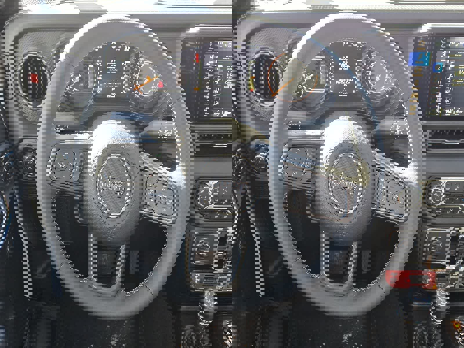 Used 2025 Jeep Gladiator Rubicon w/ Convenience Group image 25