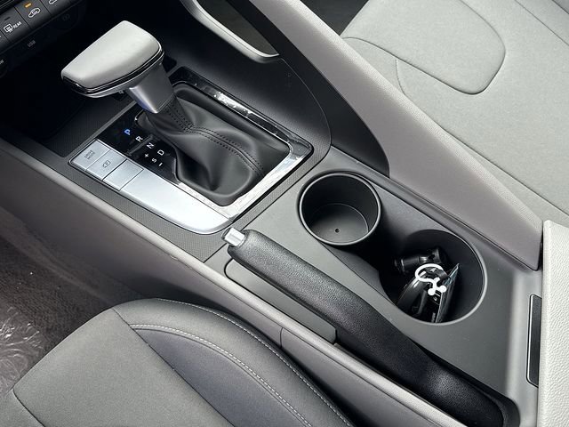 Certified 2025 Hyundai Elantra Sport image 34