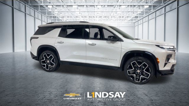 Certified 2025 Chevrolet Traverse High Country AWD/4WD image 3