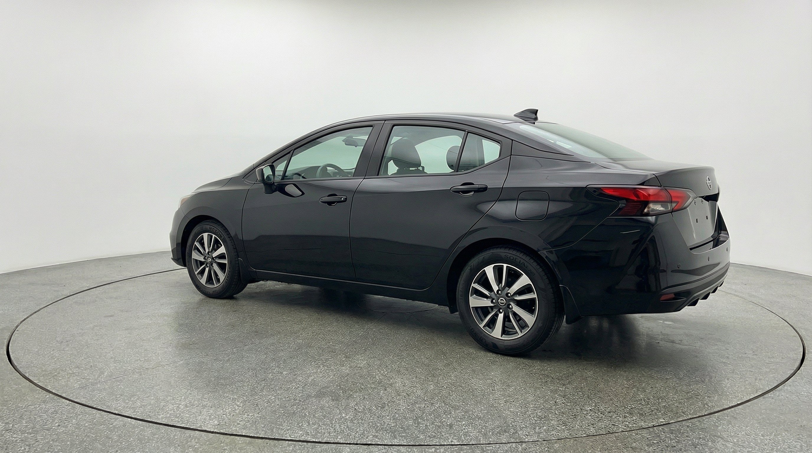 Used 2025 Nissan Versa SV FWD image 6