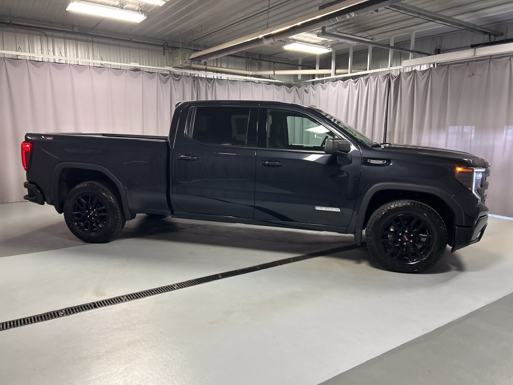 Used 2025 GMC Sierra 1500 Elevation w/ LPO, Elevation Black Package AWD/4WD image 8