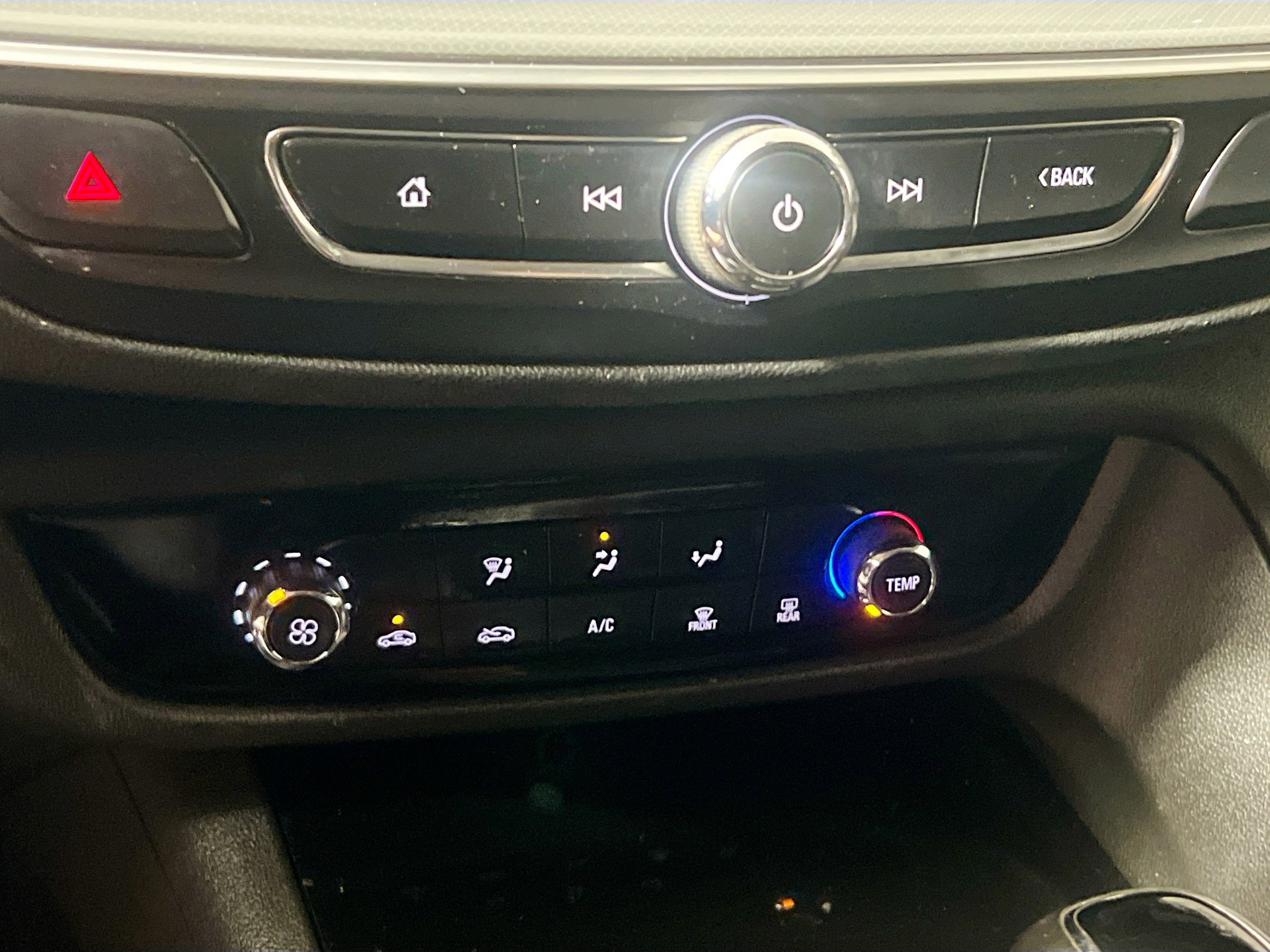 Used 2018 Buick Regal Preferred w/ Sights and Sounds Package FWD image 27