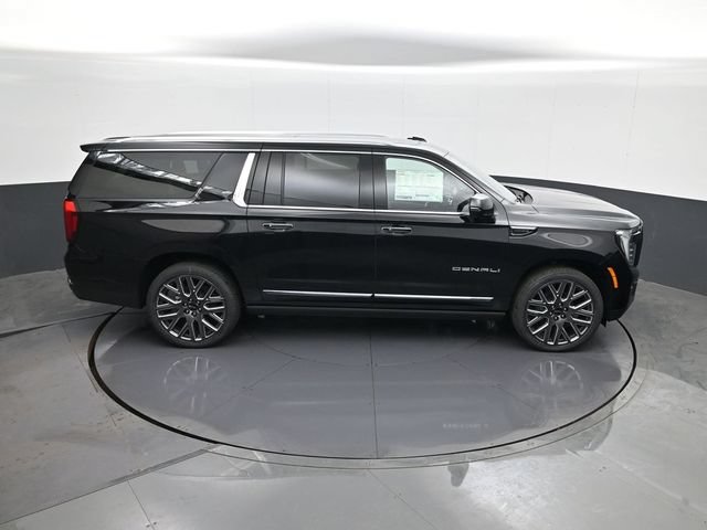 Used 2026 GMC Yukon XL Denali Ultimate AWD/4WD image 17