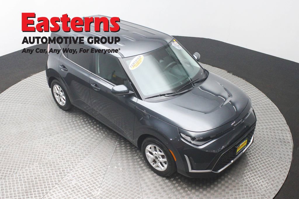 Used 2023 Kia Soul LX w/ LX Technology Package image 3