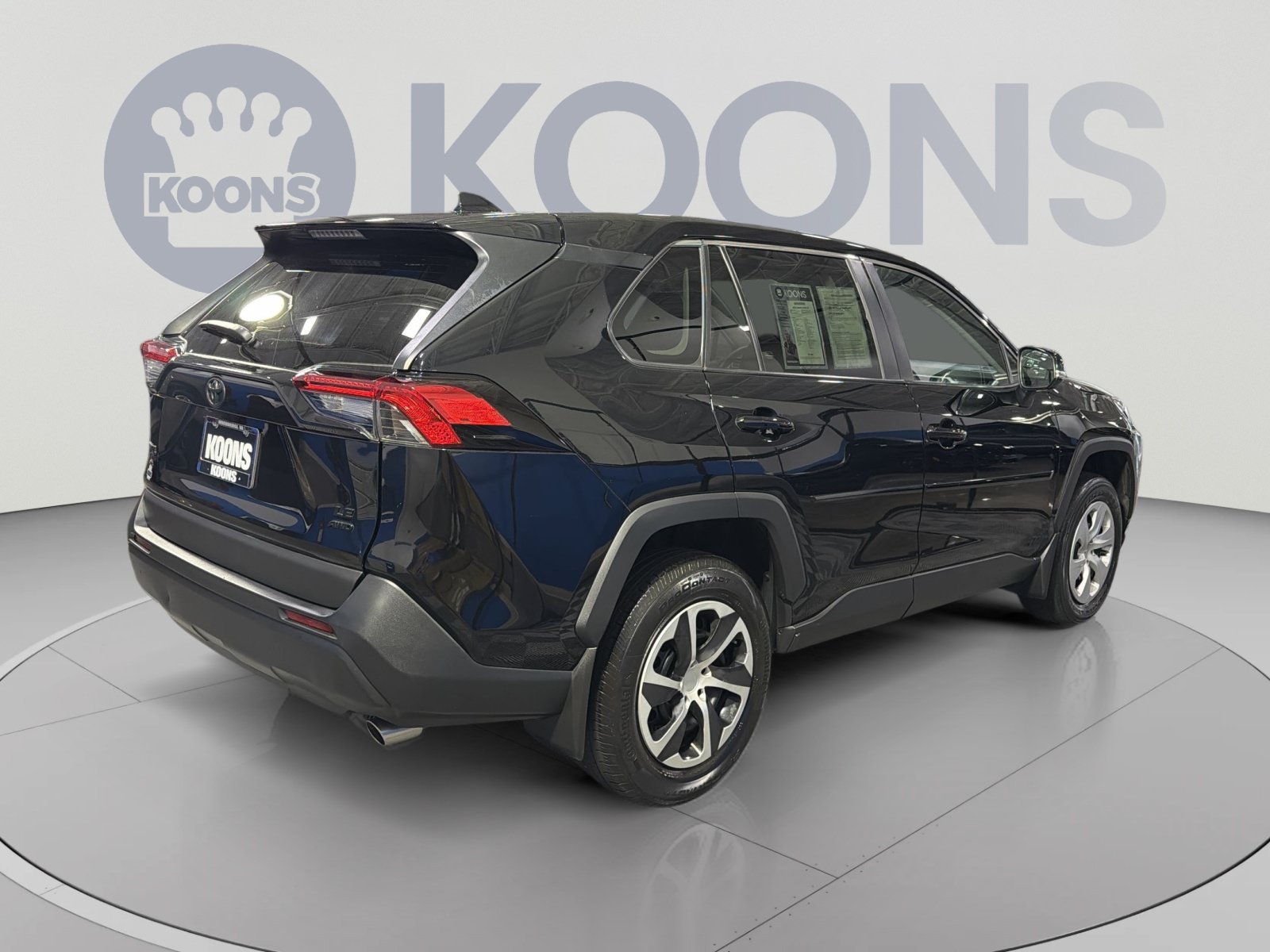 Used 2023 Toyota RAV4 LE AWD/4WD image 7