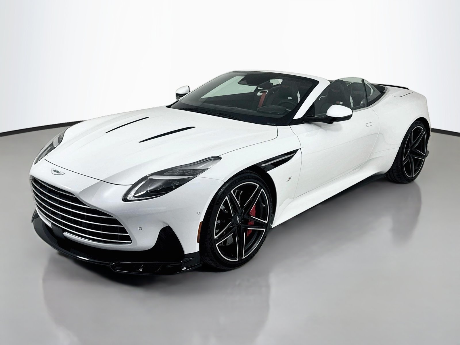 Used 2026 Aston Martin DB12 Convertible RWD image 3