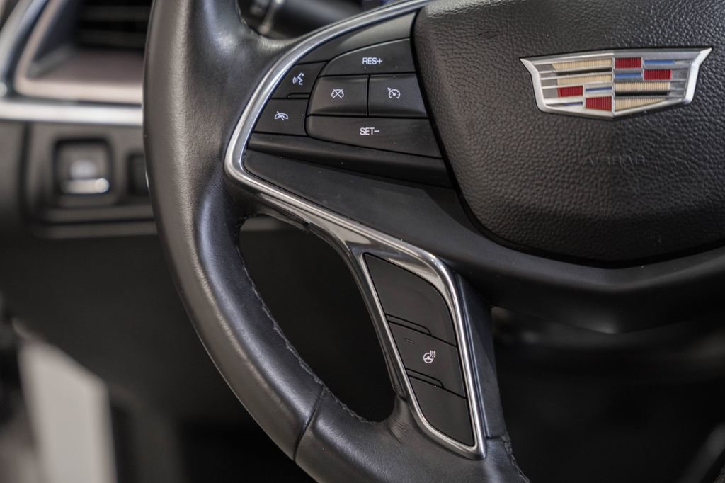 Used 2017 Cadillac XT5 Luxury image 32