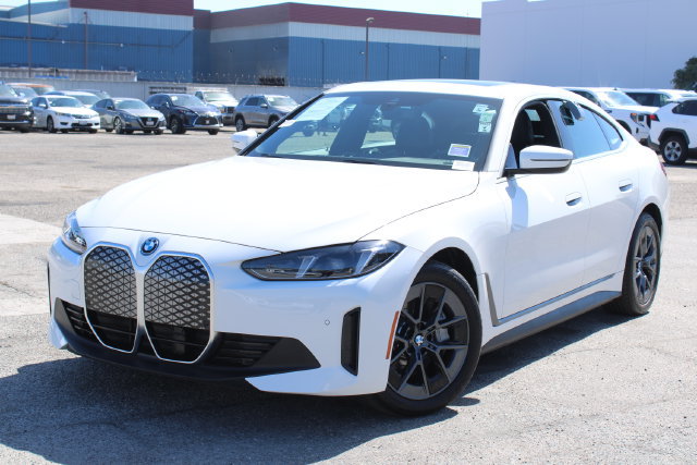Used 2025 BMW i4 eDrive40 RWD image 10