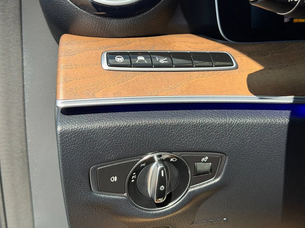 Used 2018 Mercedes-Benz E 300 4MATIC image 23