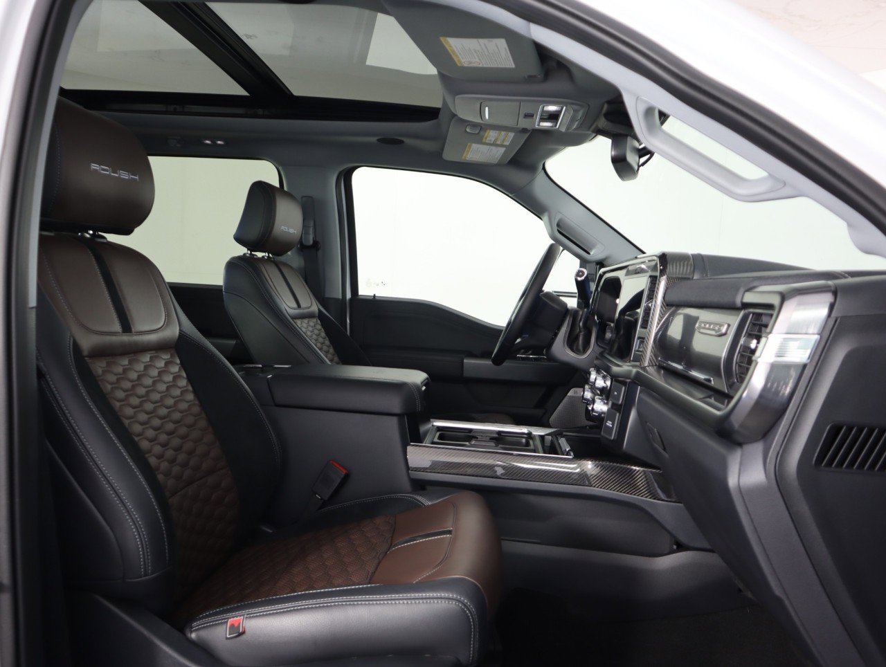 Used 2025 Ford F250 Lariat w/ Lariat Ultimate Package image 11