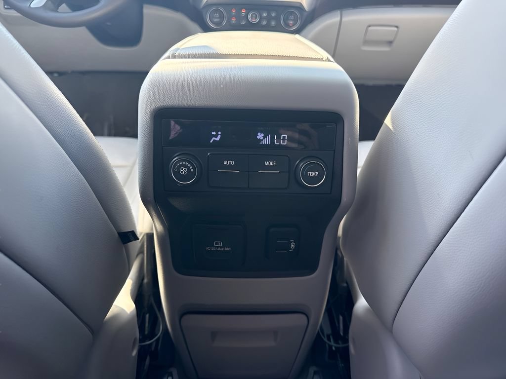 Used 2017 GMC Acadia SLT AWD/4WD image 15