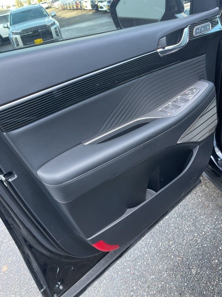 Used 2024 Hyundai Palisade Calligraphy image 7