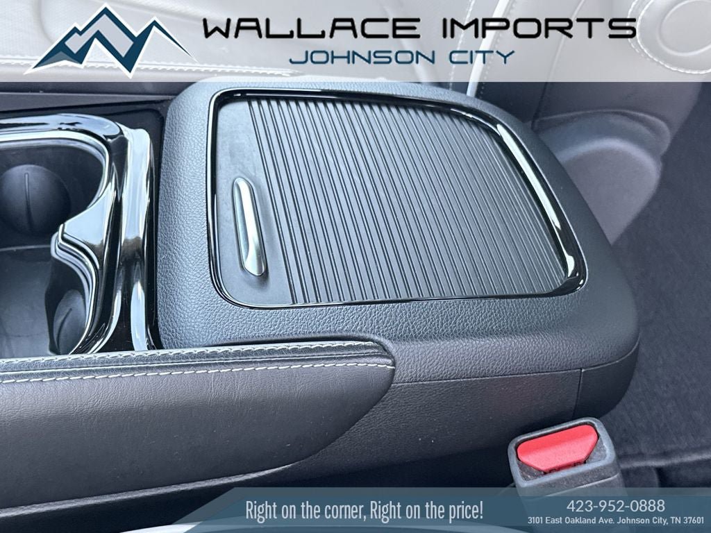 Used 2025 Chrysler Pacifica Limited FWD image 20