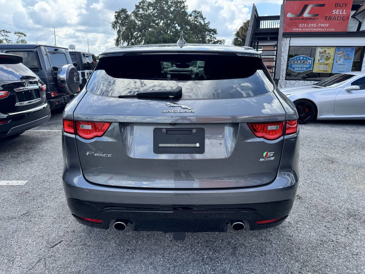 Used 2019 Jaguar F-PACE S image 3