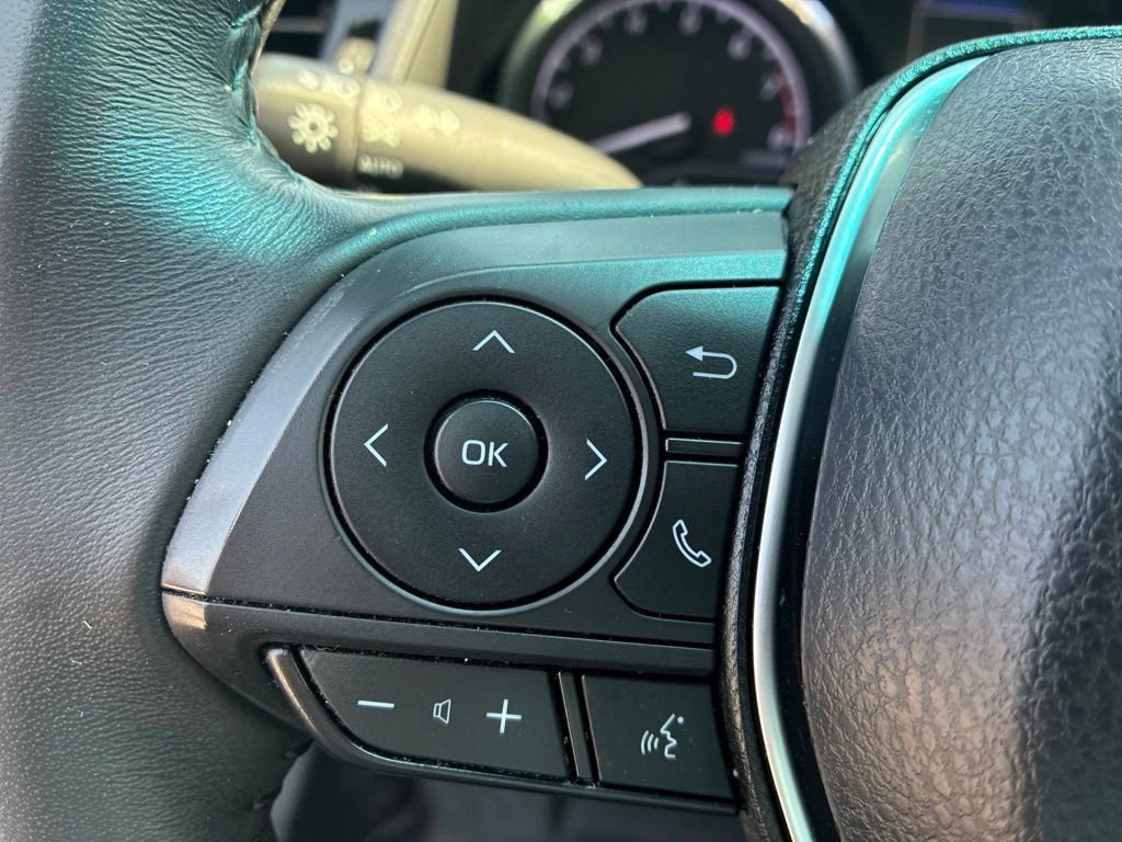 Used 2018 Toyota Camry SE w/ Moonroof Package FWD image 31