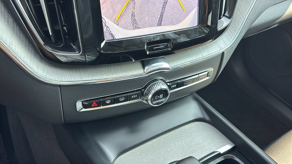 Certified 2025 Volvo XC60 B5 Plus AWD/4WD image 20