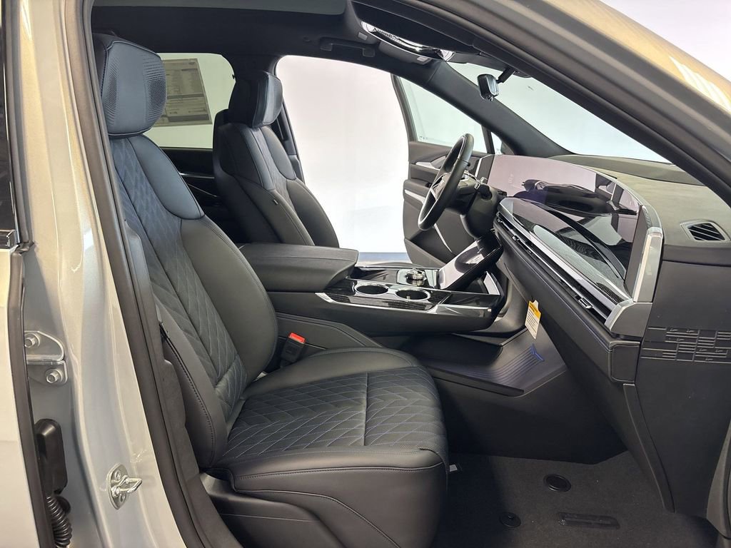 New 2025 Cadillac Escalade IQ Luxury 1 w/ LPO, Radiant Package image 39