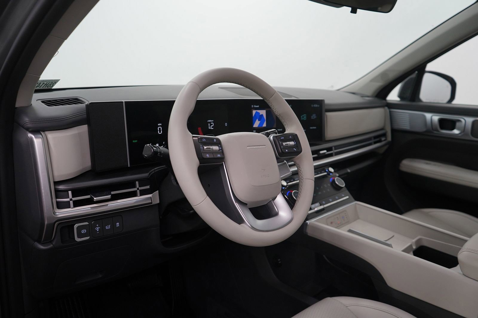 Used 2025 Hyundai Santa Fe SEL image 17