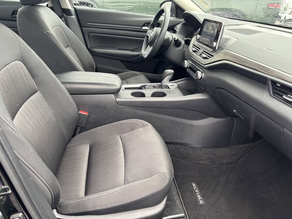 Used 2025 Nissan Altima 2.5 SV image 29