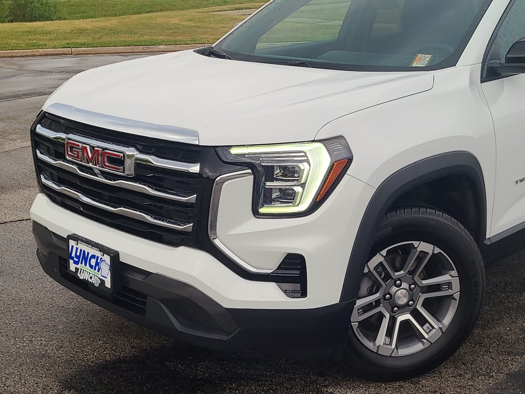 Used 2025 GMC Terrain Elevation AWD/4WD image 8