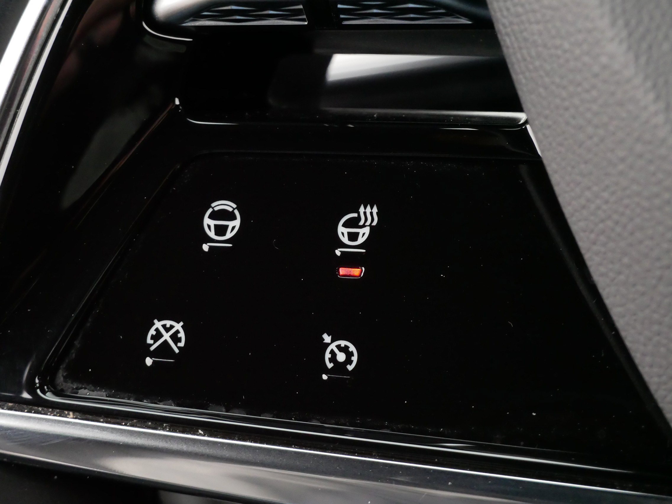 Certified 2024 Cadillac Lyriq Luxury w/ LPO, Floor Liner Package image 25