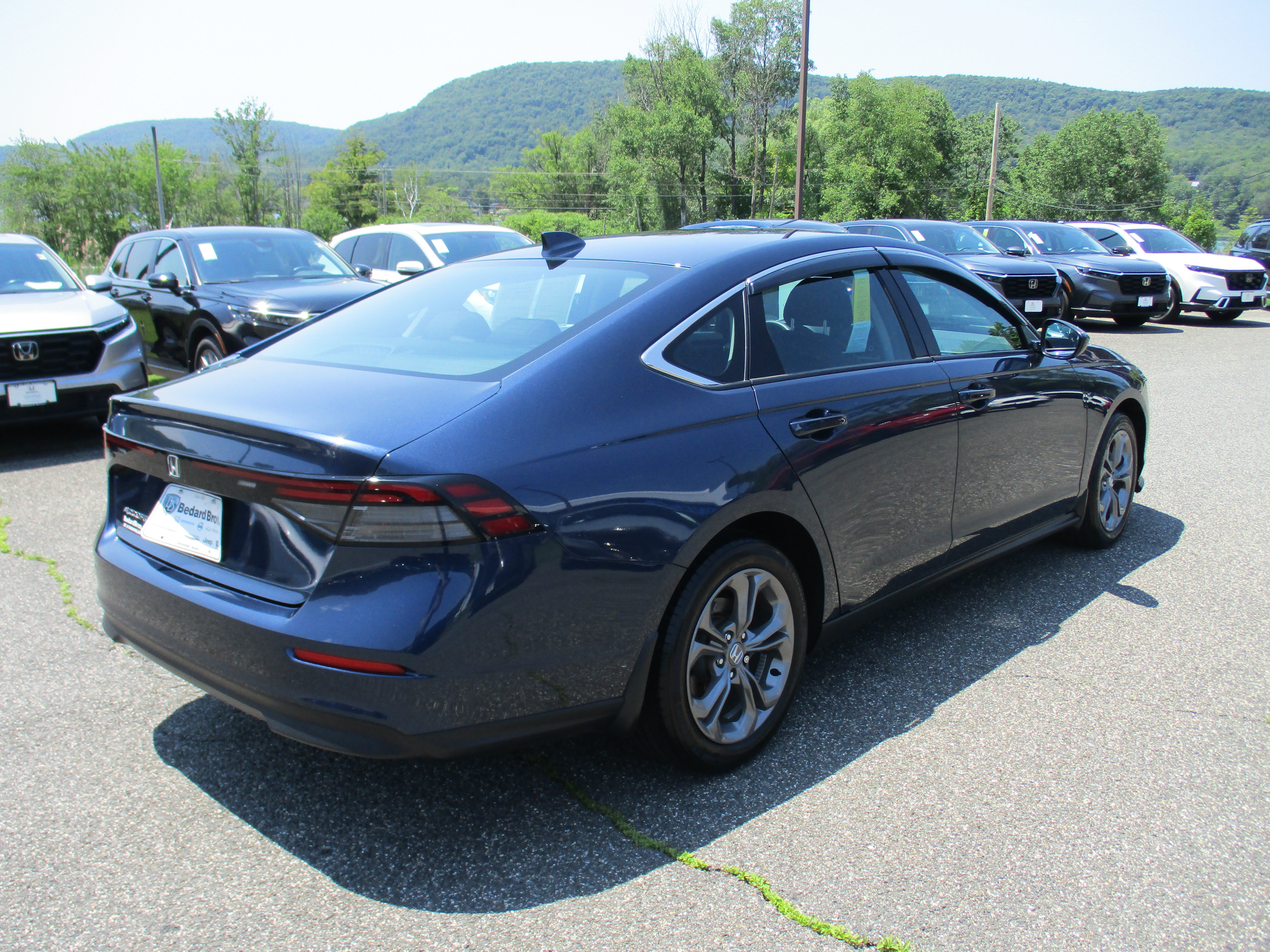 Certified 2023 Honda Accord EX image 5