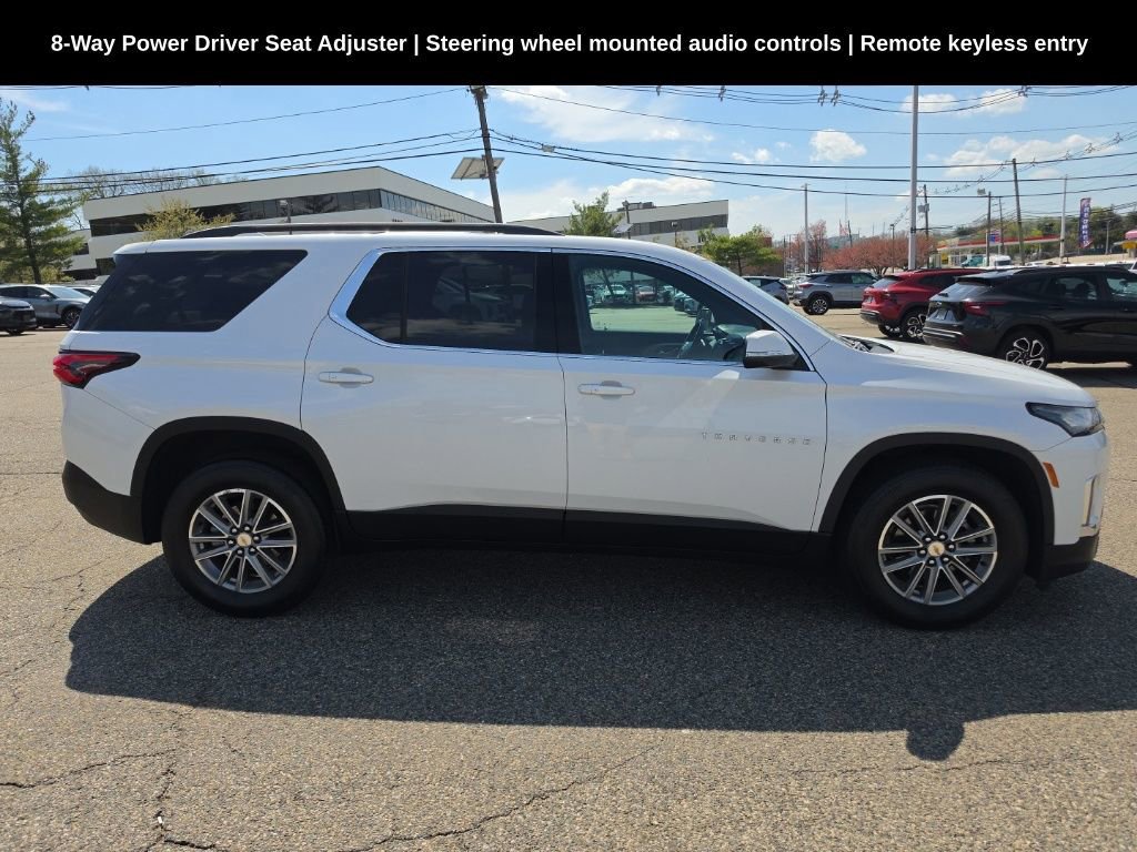Used 2023 Chevrolet Traverse LT image 2