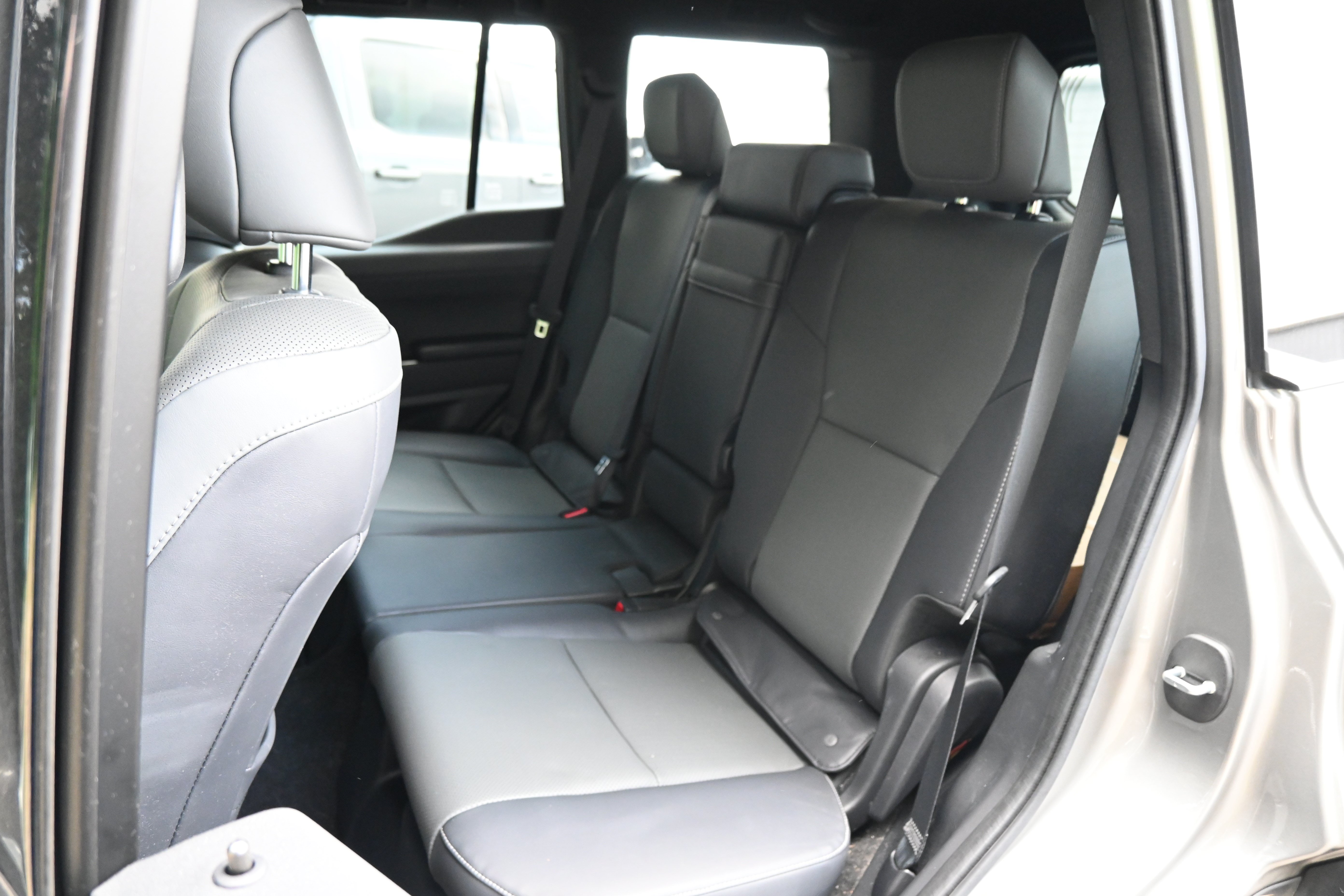 Used 2024 Lexus GX 550 w/ Accessory Package (Z1) AWD/4WD image 8
