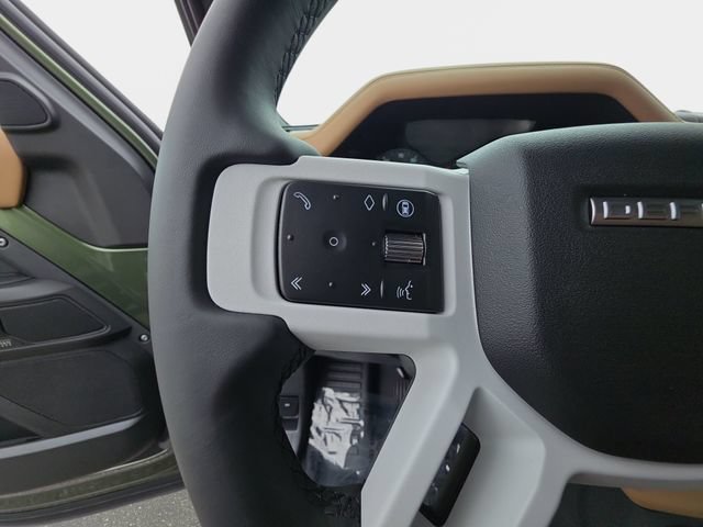 New 2026 Land Rover Defender 110 X-Dynamic SE AWD/4WD image 16