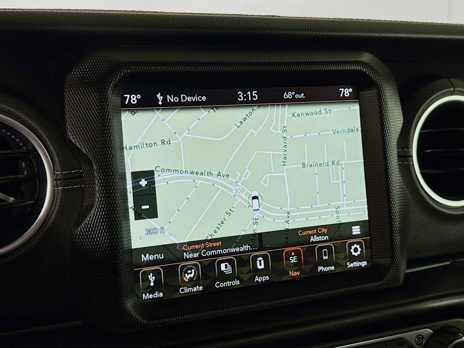 Used 2021 Jeep Gladiator Overland image 14