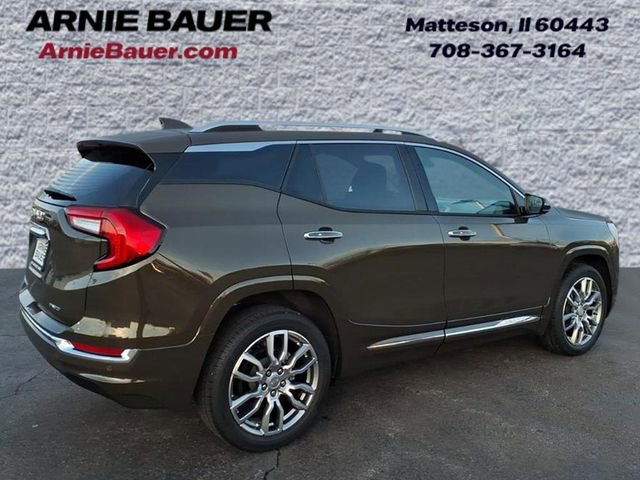 Used 2023 GMC Terrain Denali w/ Denali Premium Package image 6