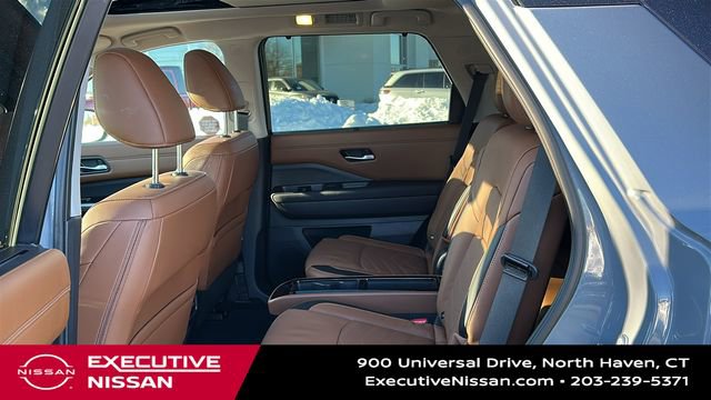 Certified 2025 Nissan Pathfinder Platinum image 23