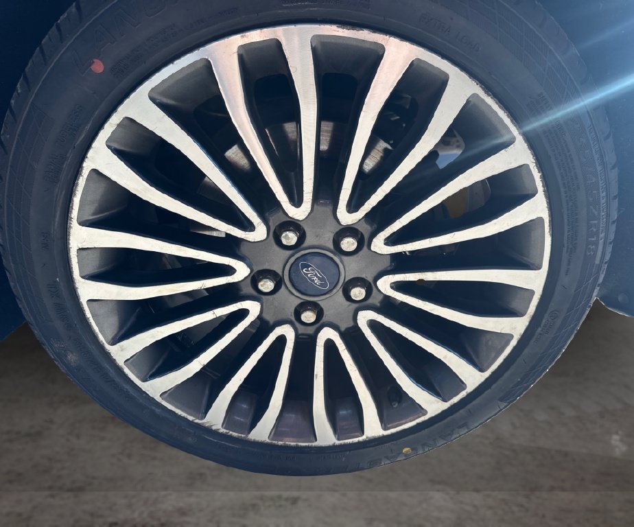 Used 2017 Ford Fusion SE AWD/4WD image 19